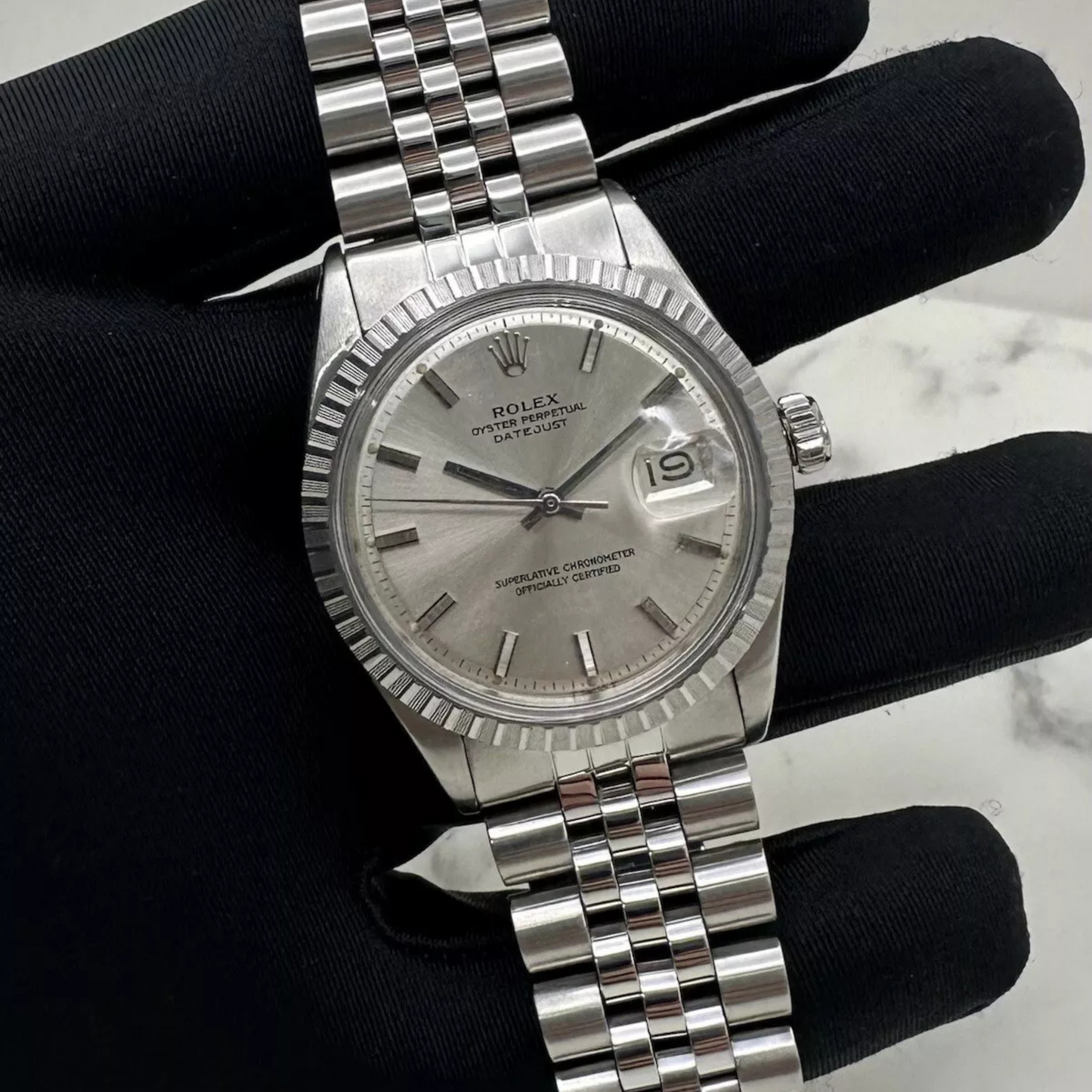Rolex Datejust 36 Silver Dial Engine Turned Bezel Steel Mens Watch 16220 36mm